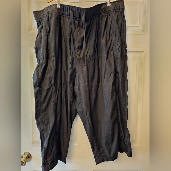 Lane Bryant Black Capri Pants - Picture 6 of 6